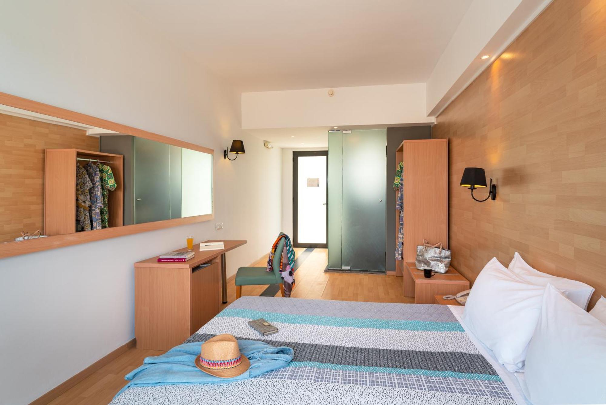 Hotel Ampelia Seaside
