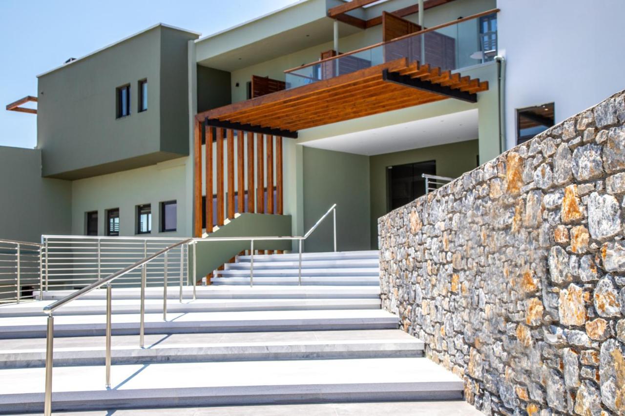 Ampelia Seaside מלון 4*