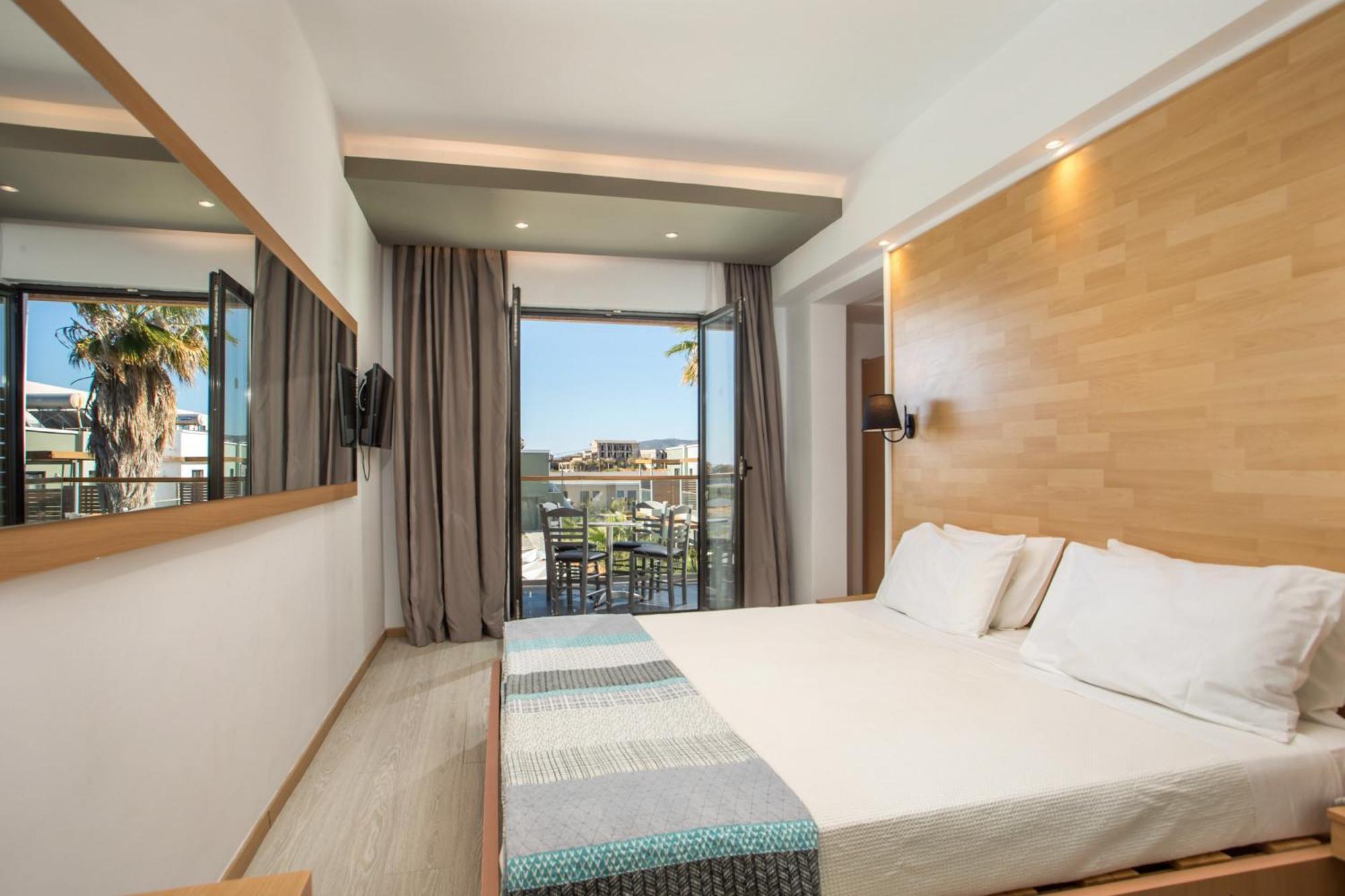 Ampelia Seaside 4* גנאדי